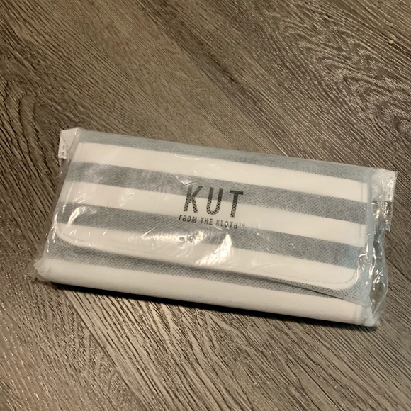 New black and white wallet - Picture 2 of 3